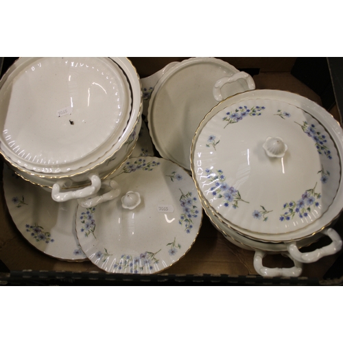 548 - Large collection of Richmond blue rock patterned dinner ware items to include 12 dinner plates, 12 s... 