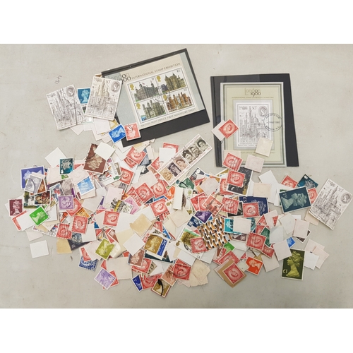 550 - A collection of UK stamps, mostly pre-decimal.