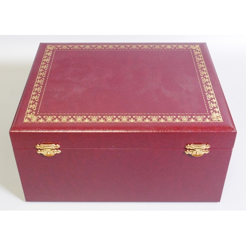 326 - De Lamerie Empress Pattern Dip Bowl Gift Set in Impressive Leather Box, gold spoon