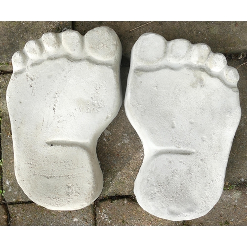 820G - A pair of stone foot stepping stones