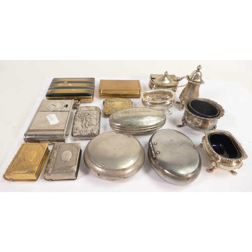 652 - Good job lot of collectors pieces including 3 x metal snuff boxes, 4 x novelty vesta cases, 3 novelt... 