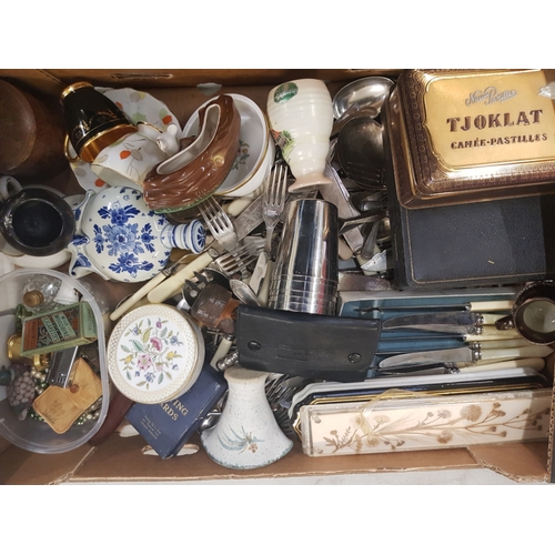 46 - A mixed collection of ceramic items to include Used cutlery, and costume jewellery etc (1 tray)