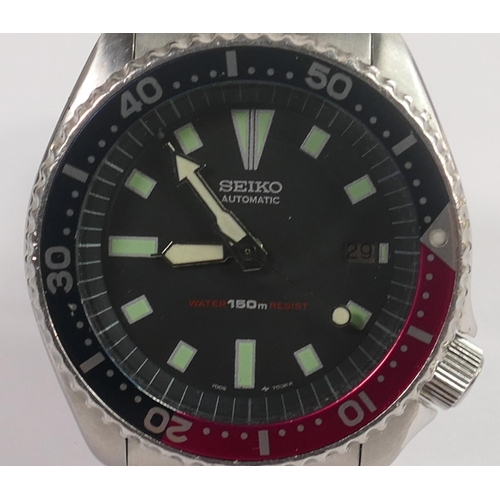 689 - Seiko automatic 150 metres gents divers watch, ticking order, 41mm excl. button 7002-7001.  Serial N... 