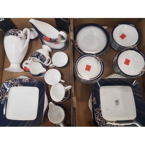 579 - Wedgwood 'Renaissance Blue' patterned  tea and dinner ware items to include Cups, tea pot, gravy boa... 