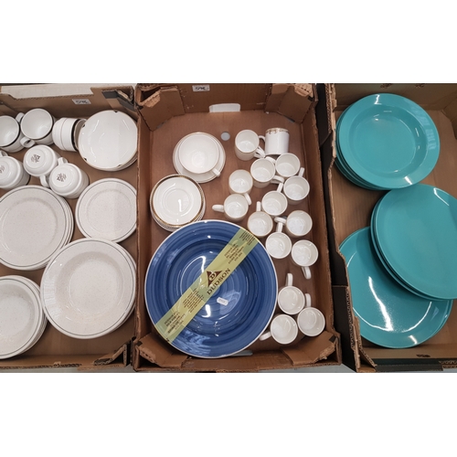 598 - Dudson mixed dinner, tea and coffee ware items (3 trays).