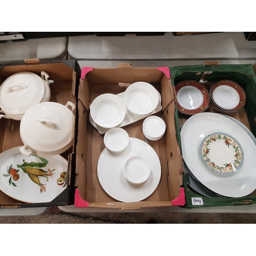 599E - A mixed collection of ceramic items to include 2 cream-ware lidded tureens, unmarked white-ware item... 