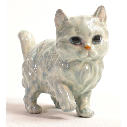 552 - Beswick Persian kitten standing with front paw up in blue colourway.