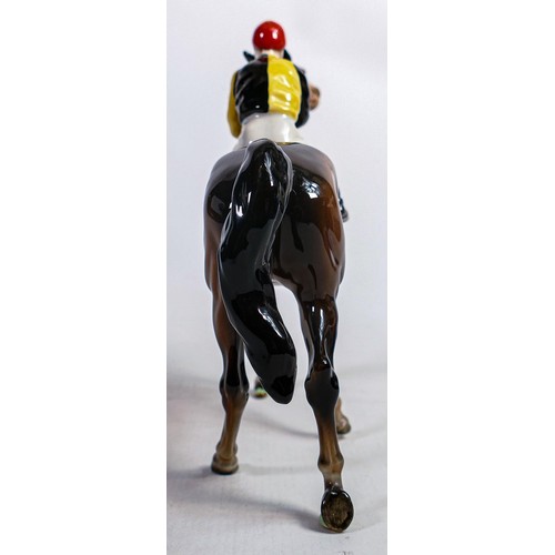 642 - Beswick jockey on walking horse 1037, black white & yellow jockey colours.