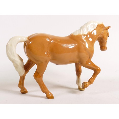 682 - Beswick Palomino stocky jogging mare 855