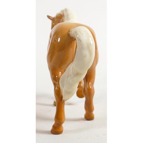 682 - Beswick Palomino stocky jogging mare 855