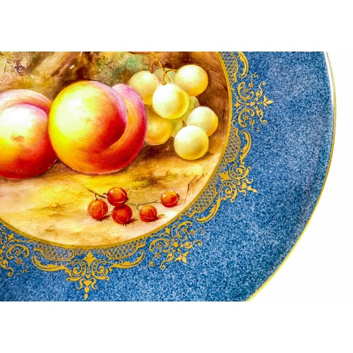 945 - Royal Worcester gilded plate, hand painted with fruit by Horace Price, 2 slight scuff marks to paint... 