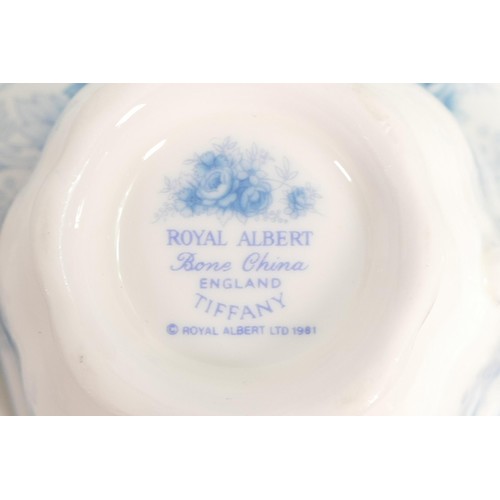 1069 - Royal Albert Tiffany tea & dinnerware to include lidded tureens, plates, cups, saucers, milk jugs, s... 