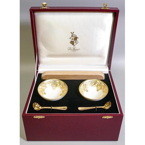 1085 - De Lamerie Empress pattern dip bowl gift set in impressive leather box, gold coloured spoons.