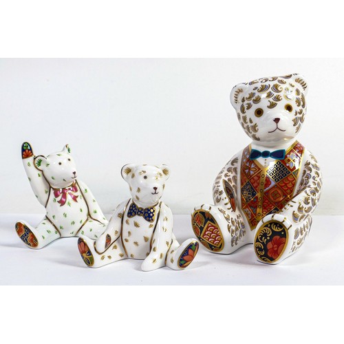 1244 - Royal Crown Derby Teddy Bear paperweights, gold stopper. (3)