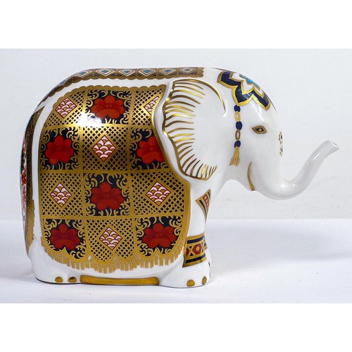 1246 - Royal Crown Derby Imari Elephant paperweight, gold stopper.