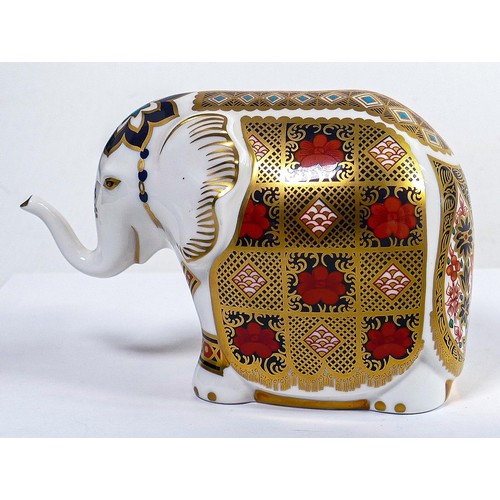 1246 - Royal Crown Derby Imari Elephant paperweight, gold stopper.