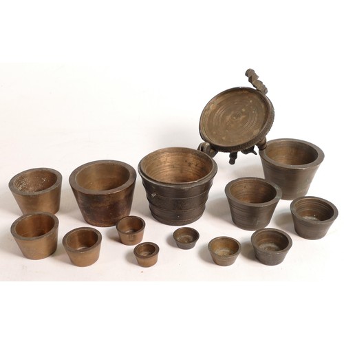 1656 - Two sets of 18th century English bronze bucket / nesting apothecary weights. (2)