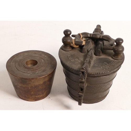 1656 - Two sets of 18th century English bronze bucket / nesting apothecary weights. (2)