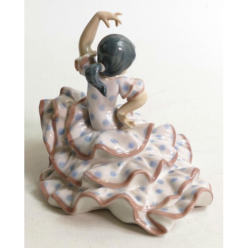 828 - Lladro Spanish Dancer 5390 figure, height 13cm