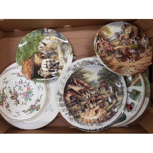 17 - A collection of decorative wall plates Royal Doulton etc