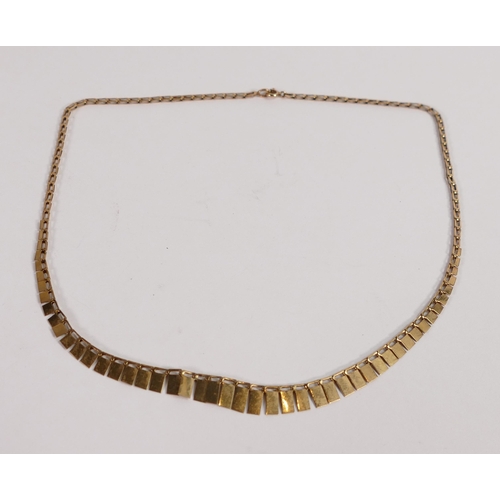 664 - 9ct gold choker necklace, 4.6g.