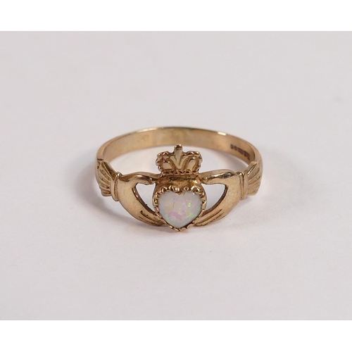 673 - 9ct gold Claddagh ring set with heart shaped stone, size P, 1.9g.