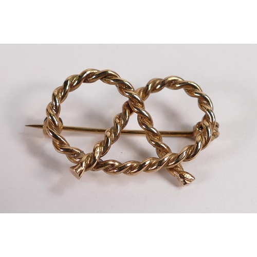 680 - 9ct gold staffordshire knot brooch, 3.6g.