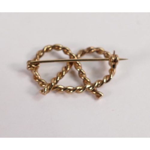 680 - 9ct gold staffordshire knot brooch, 3.6g.