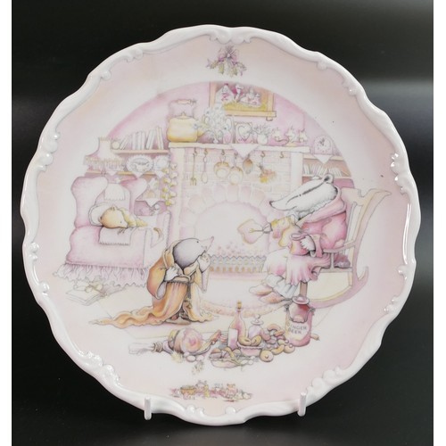 424 - A collection of Royal Doulton Wind in The Willows patterned plates, two with colour standard or Chri... 