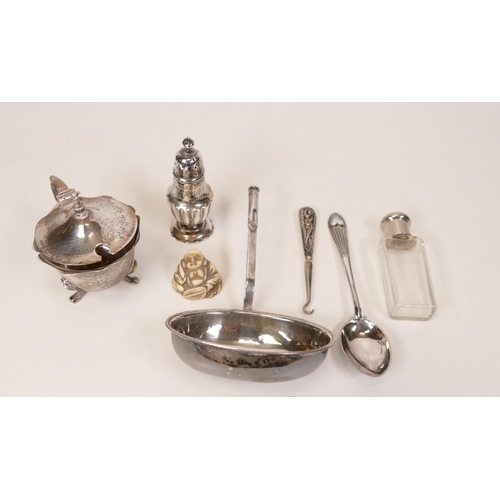 811 - Small assorted collectables & silver, includes sterling mustard, spoon & pepper, toddy ladle minus h... 