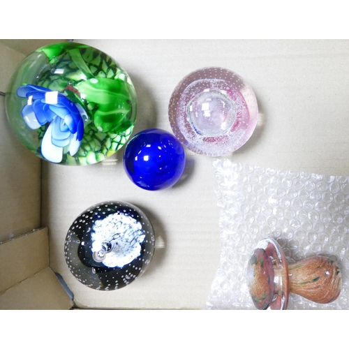 22 - A collection of Glass paperweights(5)