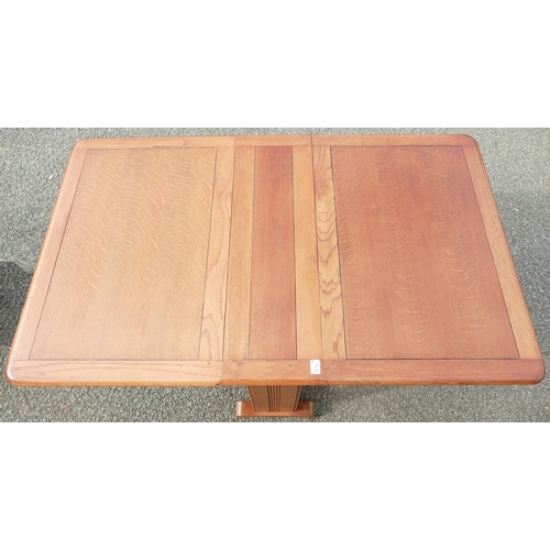 576 - 1930's Heavy Oak Drop Leaf Table, length 91cm, height 73cm & open depth 147cm