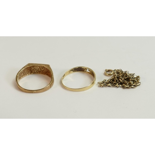 787 - 15ct gold ring, 1g, 9ct gold ring and chain, 4.9g. (3)