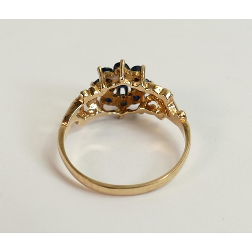 809 - 9ct gold ornate dress ring, size O/P, 2.5g.