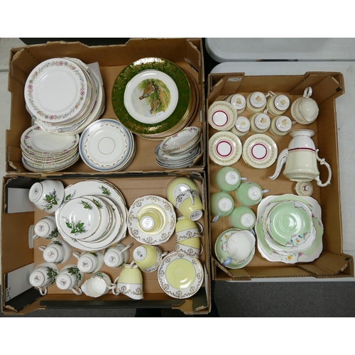 545 - Mixed Collection of ceramic items to include floral teaware, cabinet plates, dinner plates ettc. (3 ... 