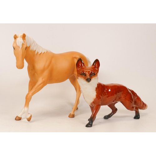 213 - Beswick palomino mare facing left 976 together with large standing fox 1475 (2)