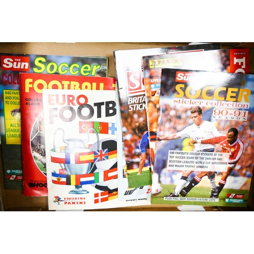 262 - A large collection of Vinatge 1980's & later Paninis & similar football collectors cards & albums, m... 