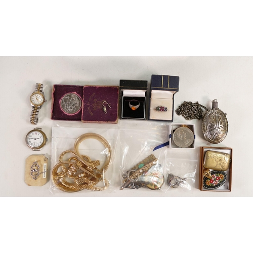 710 - A good selection of costume and silver jewellery including some collectors items too.  High quality ... 