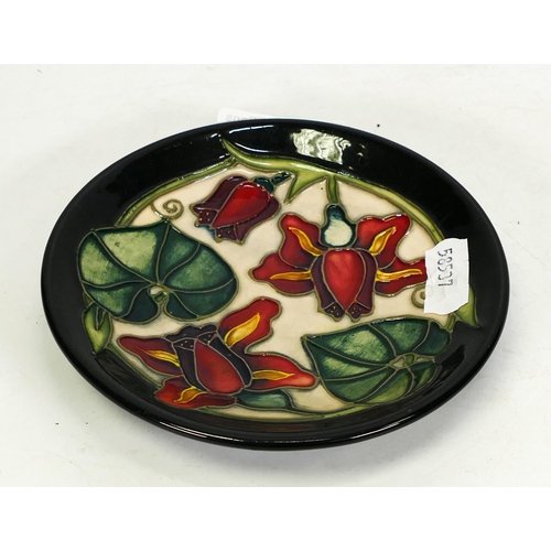 110 - Moorcroft Tulip Pattern Pin dish, diameter 12cm