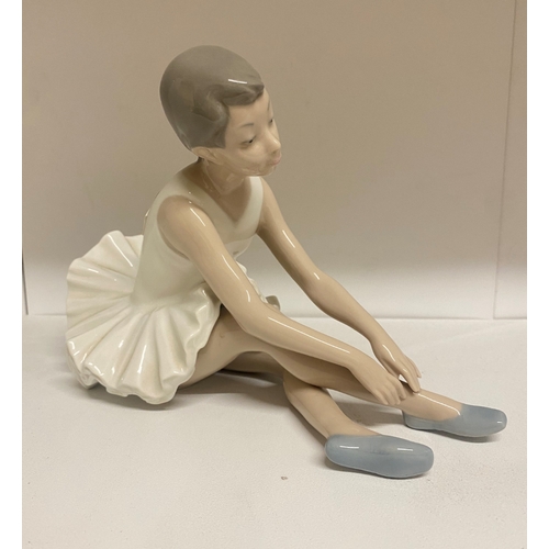 100E - Nao Figure of Ballerina, height 13cm