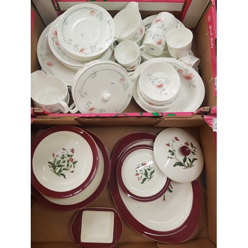 20 - A mixed collection of ceramic items to include Coalport Innocence pattern dinner and tea ware items ... 