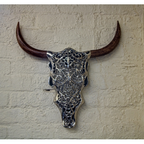 557 - Aluminium & Wood Decorative Wall Hanging Bison Skull 
60x55cm