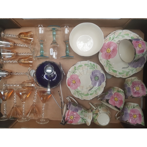 117 - A mixed collection of items to include Kensington part tea set, pearlescent glass ware etc (1 tray).