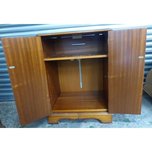 518 - Reproduction Yew Veneered HI-FI cabinet 62cm W, 82cm H, 42cm D