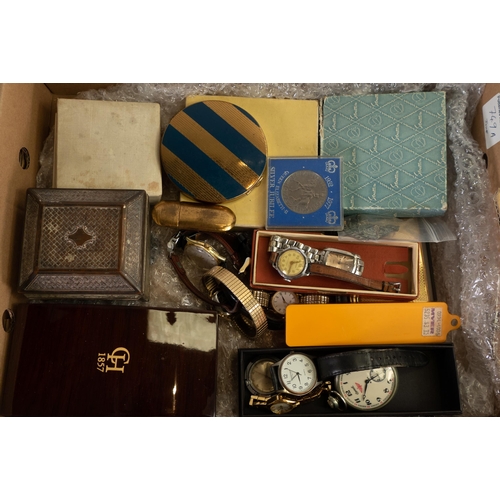 749A - Good job lot collection of collectors pieces including various nice quality powder compacts, lighter... 