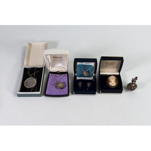 760 - Group of silver jewellery including two silver lockets & chains, earrings, large blue john silver mo... 