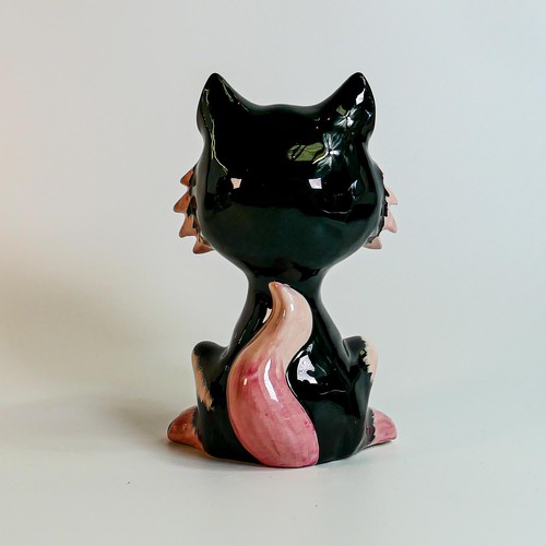 62 - Lorna Bailey hand decorated fireside cat - colour prototype