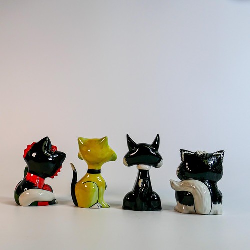 96 - Lorna Bailey hand decorated comical cat figures - Sylvester, Marvin, green, black and orange cat scr... 