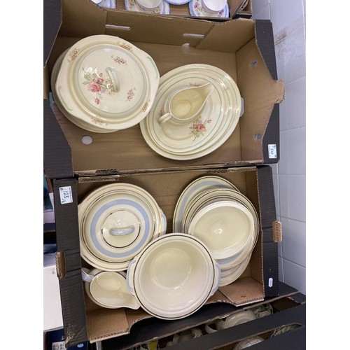 125 - Woods Ivory / Service ware items to include 3 platters, 2 gravy boats, 2 lidded vegtable dishes etc ... 