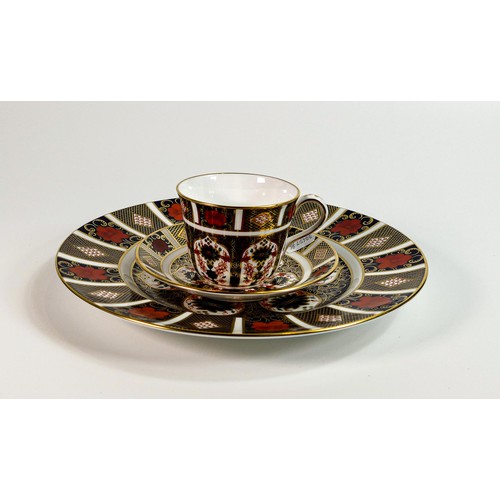 575 - Royal Crown Derby 1128 Imari pattern cabinet plate & cup & saucer set, largest diameter 27cm (3)